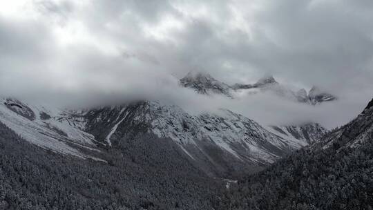 四川毕棚沟冬日雪景航拍