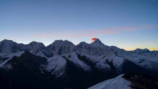 贡嘎雪山日转夜延时