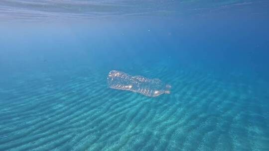 海洋垃圾漂浮