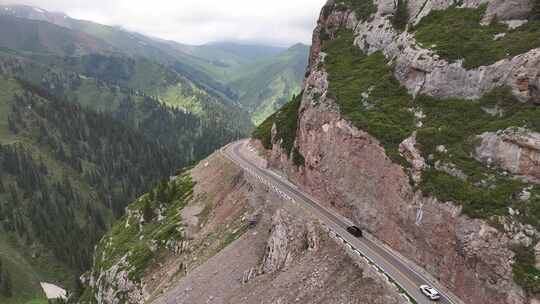 新疆伊犁伊昭公路悬崖白石峰航拍景观