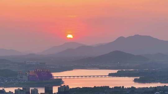 泰山天平湖晚霞