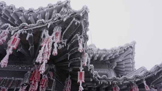 冬季寒潮降温大雪冰冻古建亭子