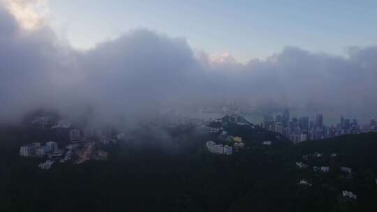香港城市建筑穿云航拍