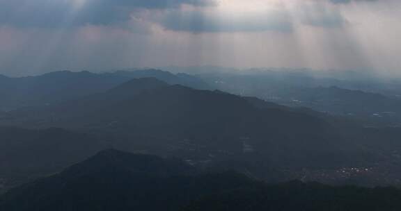 杭州西湖区大清谷紫之隧道群山丁达尔光