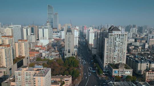 云南旅游昆明市中心金碧路街景