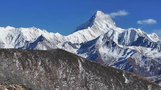 雪山贡嘎雪山冷嘎措航拍