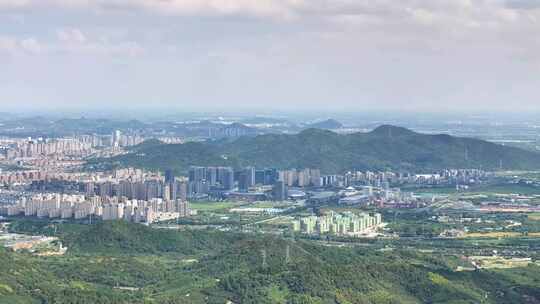 航拍山区城市全景