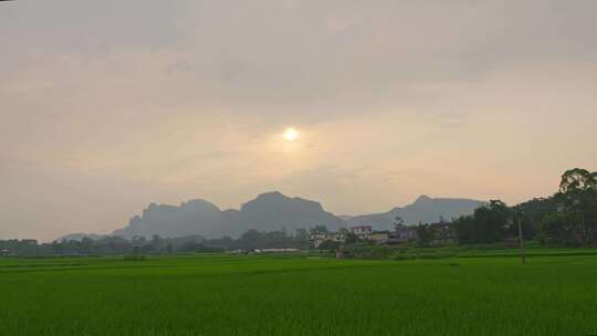 日出田野延时