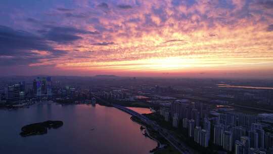 江苏苏州城市日落晚霞火烧云航拍