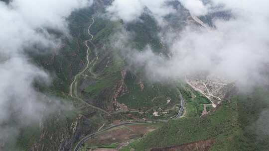 航拍大青山 穿云 草原 大山 高原 草原