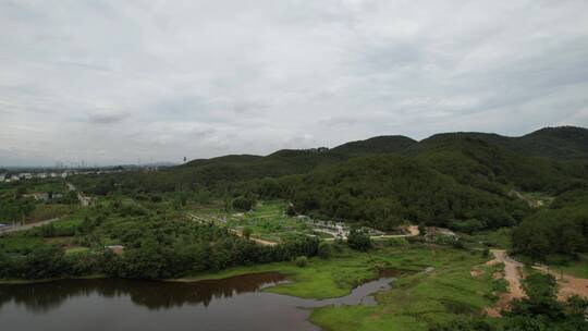 大山中的村庄房屋