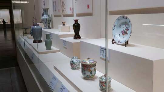 青花瓷古董文物博物馆瓷器展览