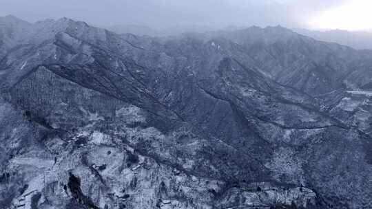 秦岭冬天下雪 白雪皑皑