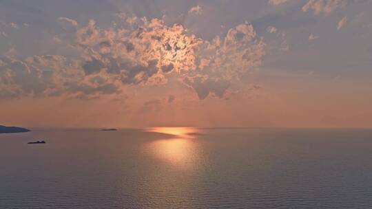 4k航拍太湖湖面海面落日