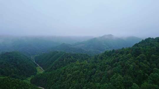 南方大山乡村雨后青山绿水航拍