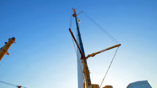 新能源风机建设 风机吊装咱装 风电运行