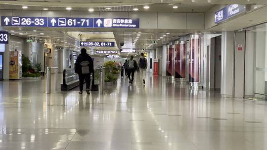北京首都机场T2航站楼旅客候机检票登机