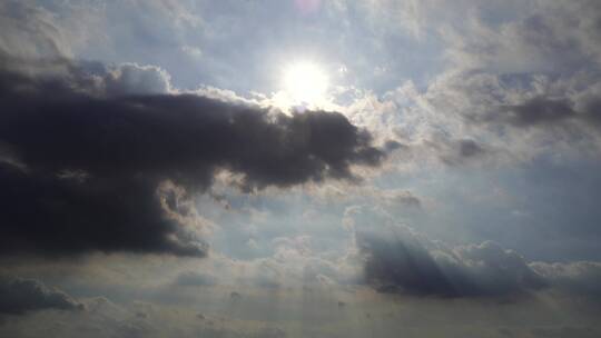 阳光云朵太阳乌云遮日群山天空阳光穿透乌云