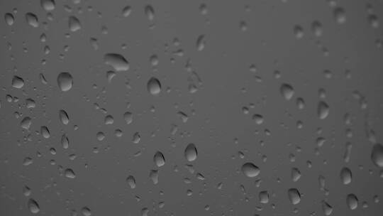 下雨雨水从玻璃上慢慢滑落4K