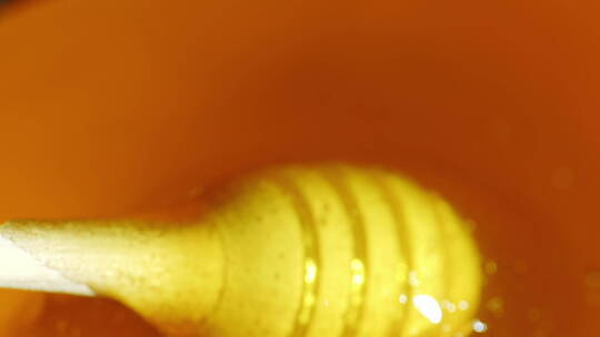 勺子展示蜂蜜的慢镜头视频素材模板下载