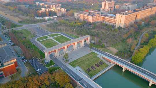 杭州浙江大学紫金港校区校门风景视频素材