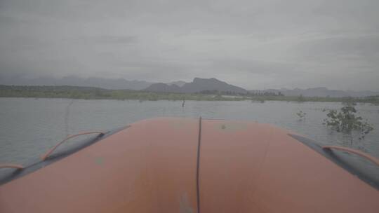 4k w1 冲锋艇水上滑行第一视角户外实景拍摄视频素材模板下载
