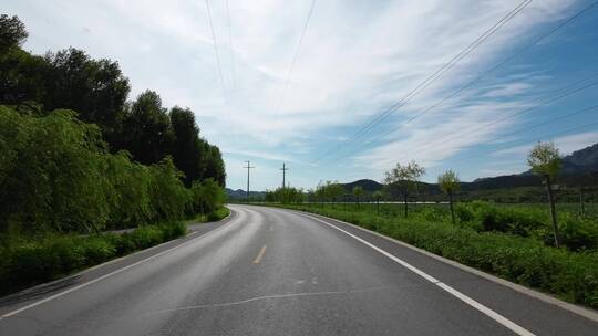 汽车第一视角公路沿途风景美丽公路