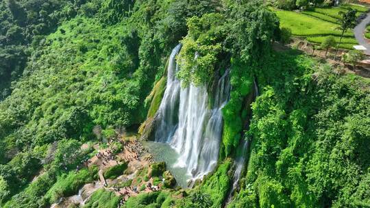 广西三叠岭瀑布大自然瀑布原生态风景