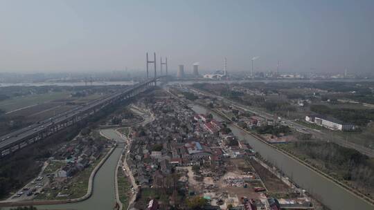 4K航拍闵浦大桥冷却塔排放蒸汽