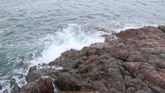 深圳海岸线-大梅沙礁石风起浪涌