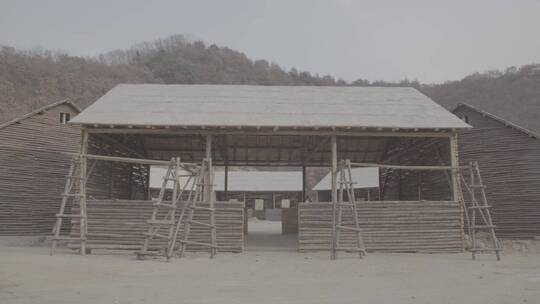 修建在深山中的木屋LOG