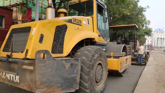 工程施工道路修路铺油