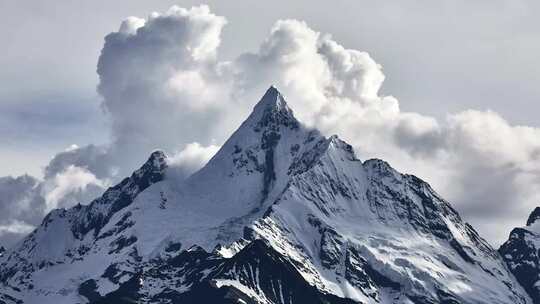 震撼雪山