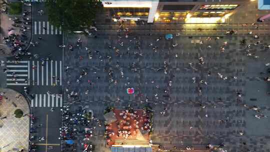 航拍城市人流步行街人群拥挤