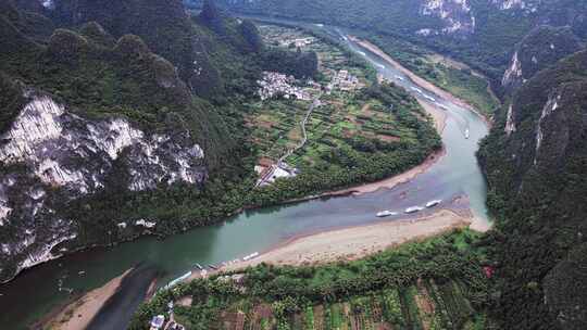 桂林山水烟雨漓江兴坪古镇航拍风光4K