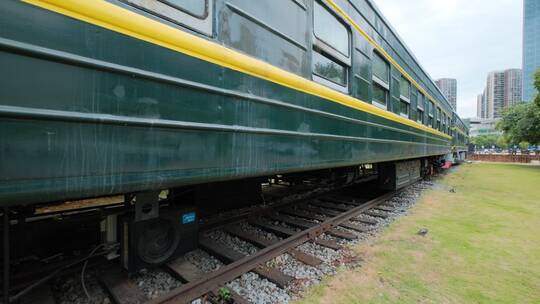 老式绿皮火车内燃机车视频素材模板下载