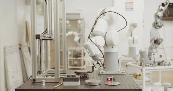 机器人代替人工进行生产加工