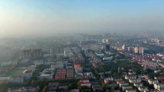 在无人机长焦镜头下拍摄南京城市