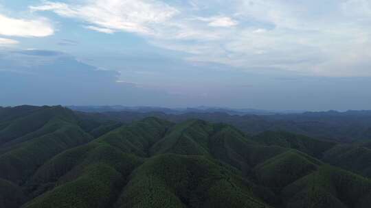 广西百色市平果市附近绵延大山