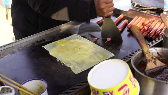 铁板上制作美味的食物