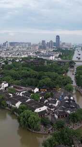 竖版航拍江苏苏州寒山寺历史文化建筑