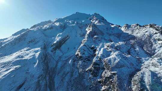 高清航拍香格里拉哈巴雪山