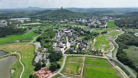 乡村风景中的特色建筑俯瞰全景