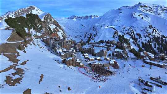 法国阿尔卑斯山的Avoriaz High