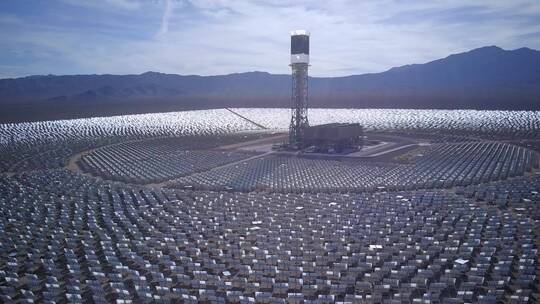 新能源绿色环保  太阳能电站