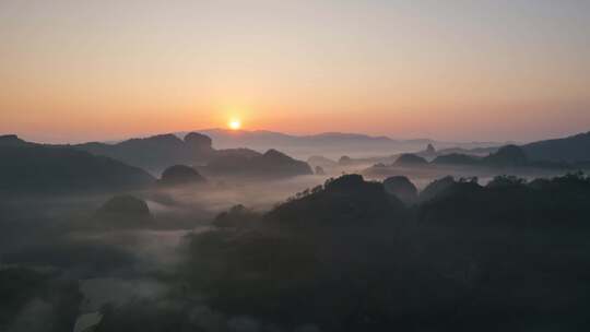 中国山水武夷山大王峰日出云海