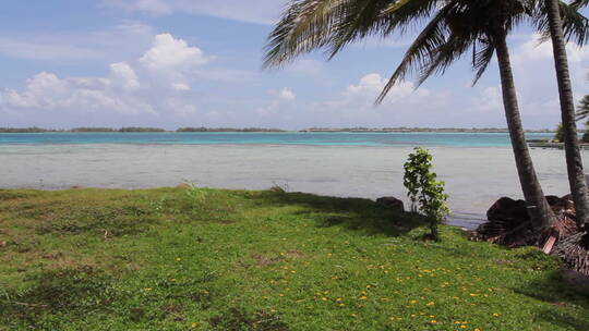 波拉波拉岛泻湖天际线景观