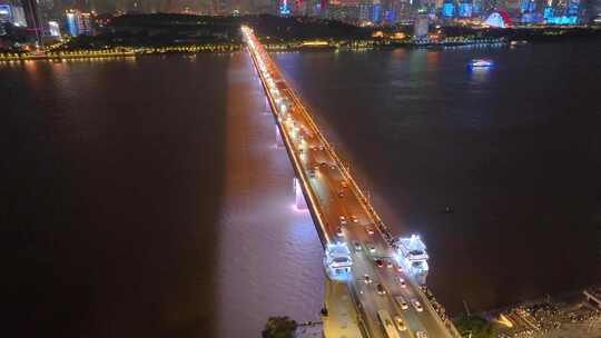 湖北武汉长江大桥夜晚夜景航拍车流交通城市