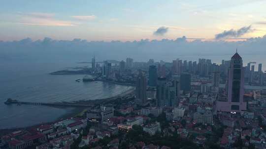 航拍青岛老城区夜景