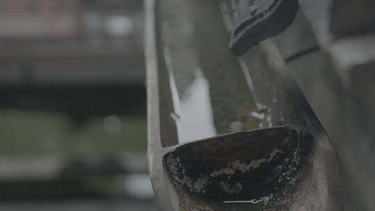 房檐-瓦片雨水视频素材模板下载